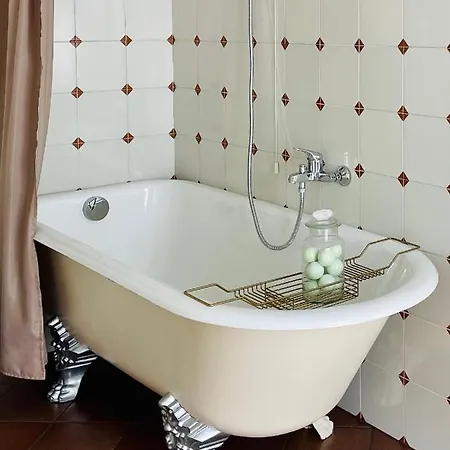 Bed & Breakfast Ti Vengo A Cercare B&B Hotel Garni *