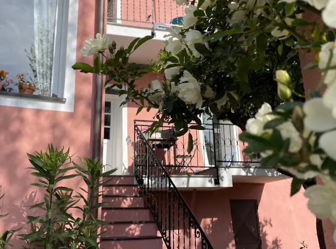 Ti Vengo A Cercare Oda ve Kahvaltı Castellaro (Liguria)